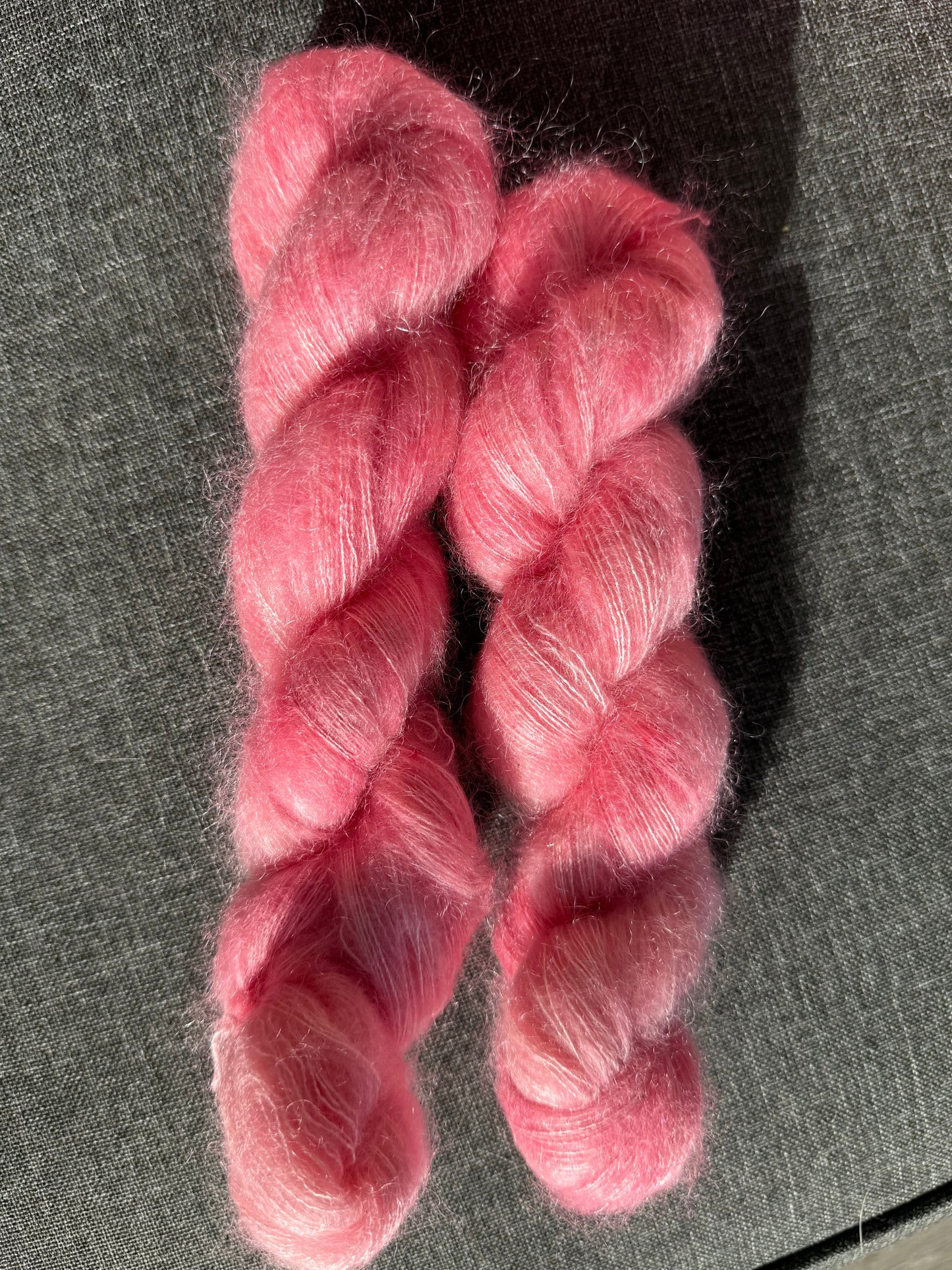 Silk Mohair Luxe 420m/ Whisper - Flamingo Bloom
