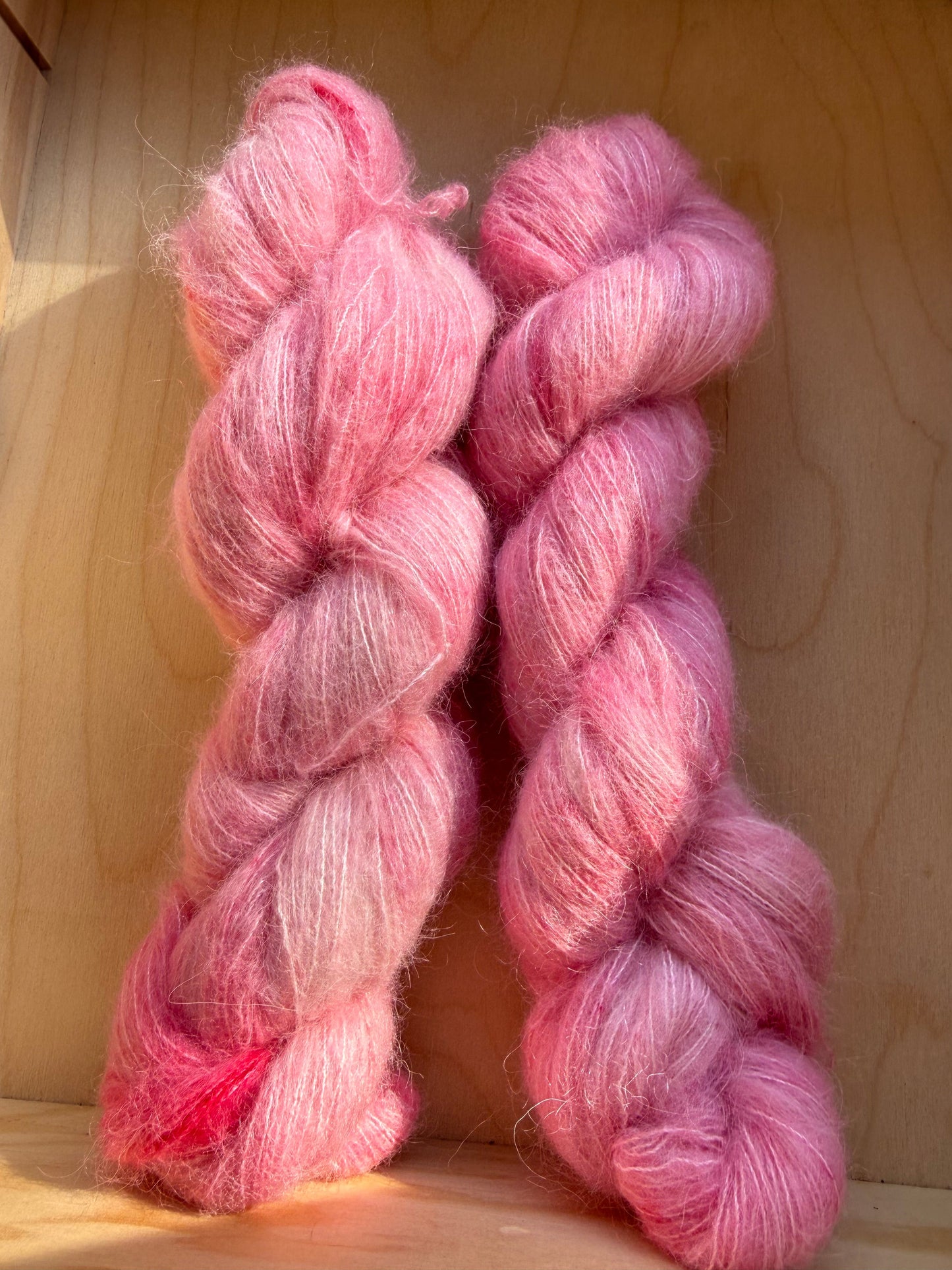 Suri Alpaca Silk 400m/ Whisper - Flamingo Bloom