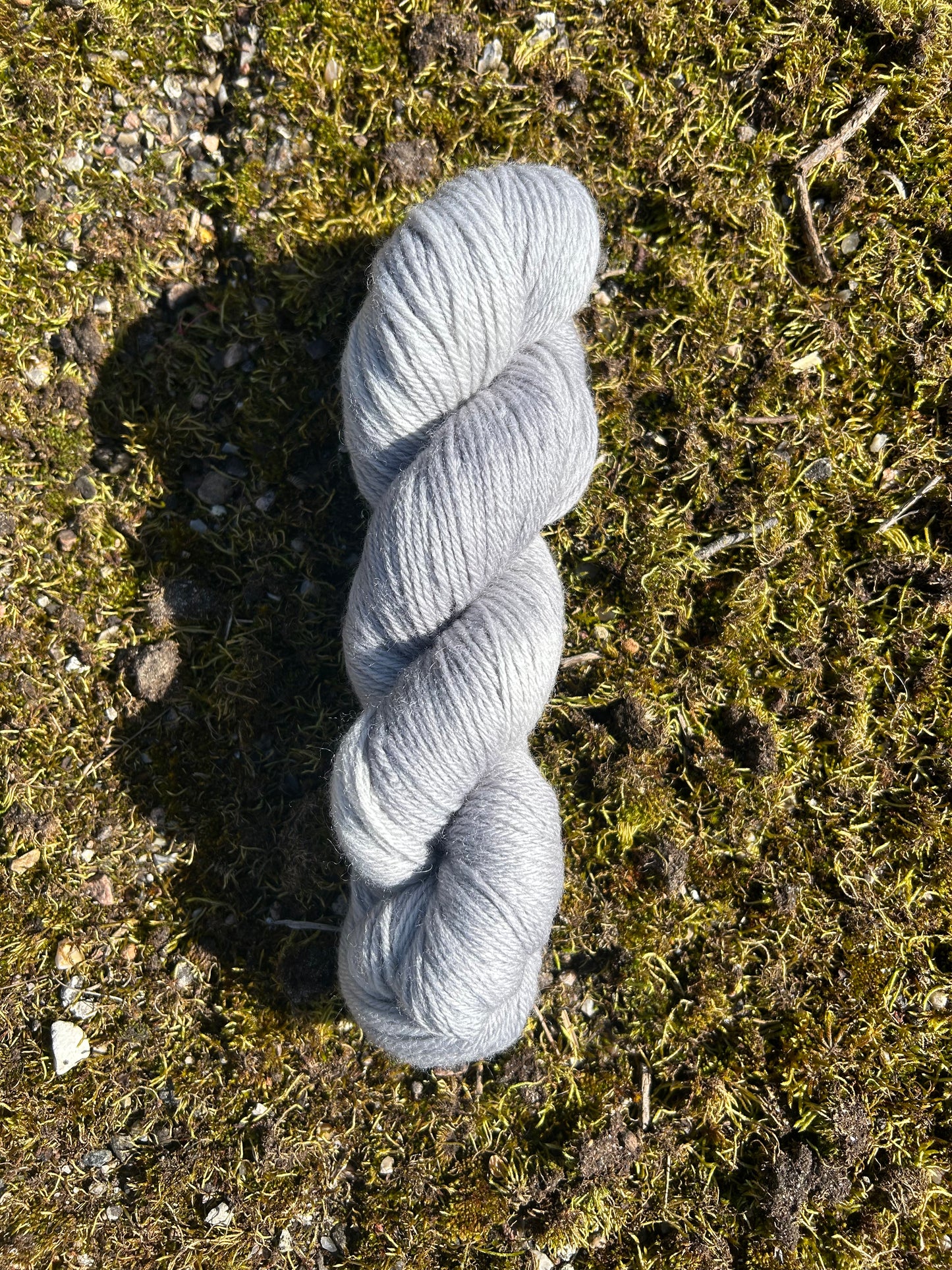 Peruvian Highland Wool 225m/ Deep Dip - Silver Gray