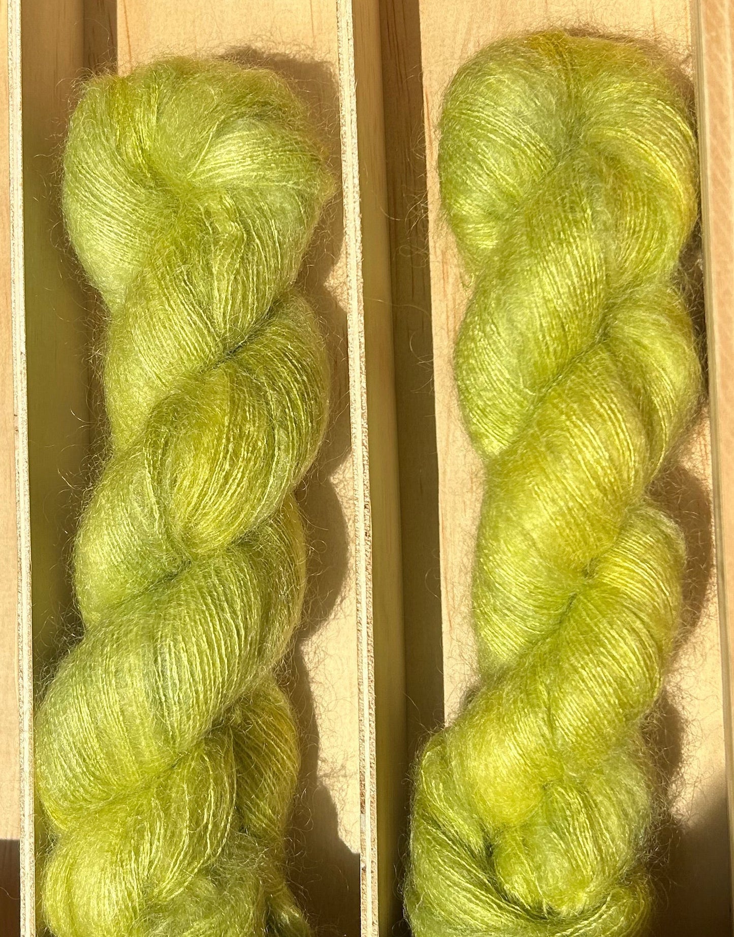 Silk Mohair Luxe 420m/ Canvas - New Leaves
