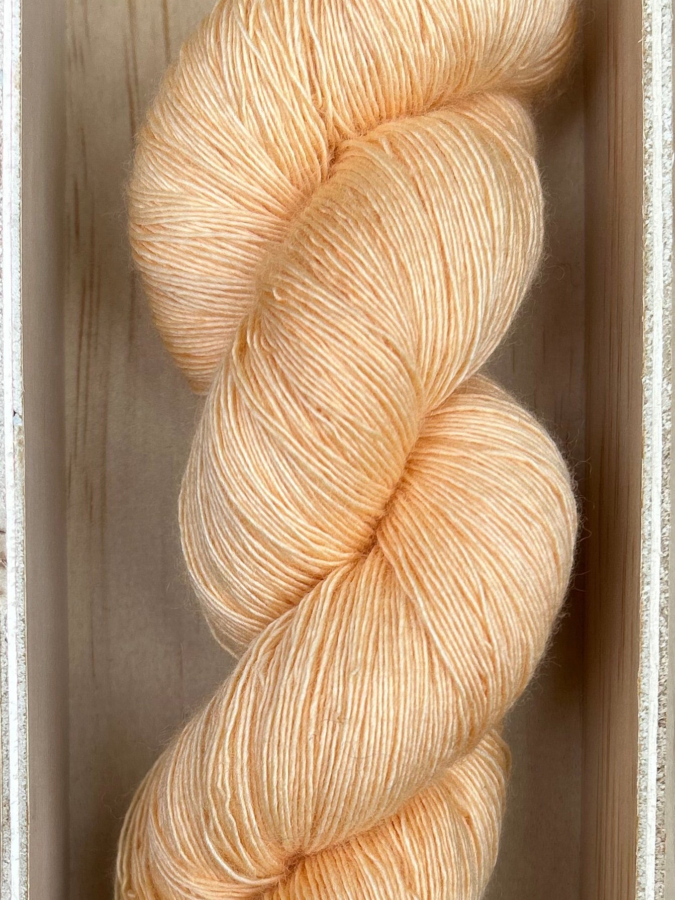 Single Ply Merino 800m/ Whisper - Apricot Glow