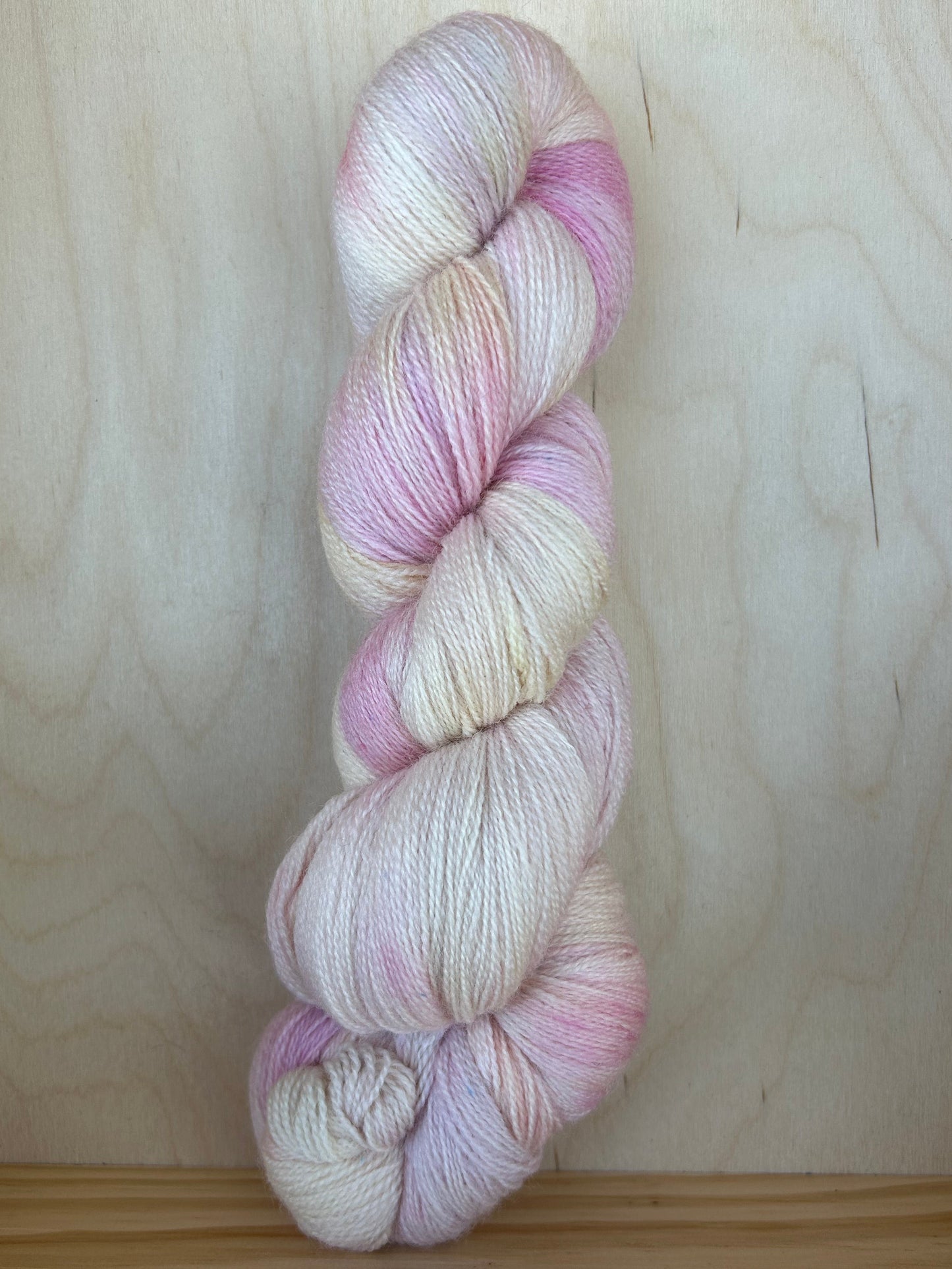 BLF Lace 800m / Whisper - Blushing Lemon