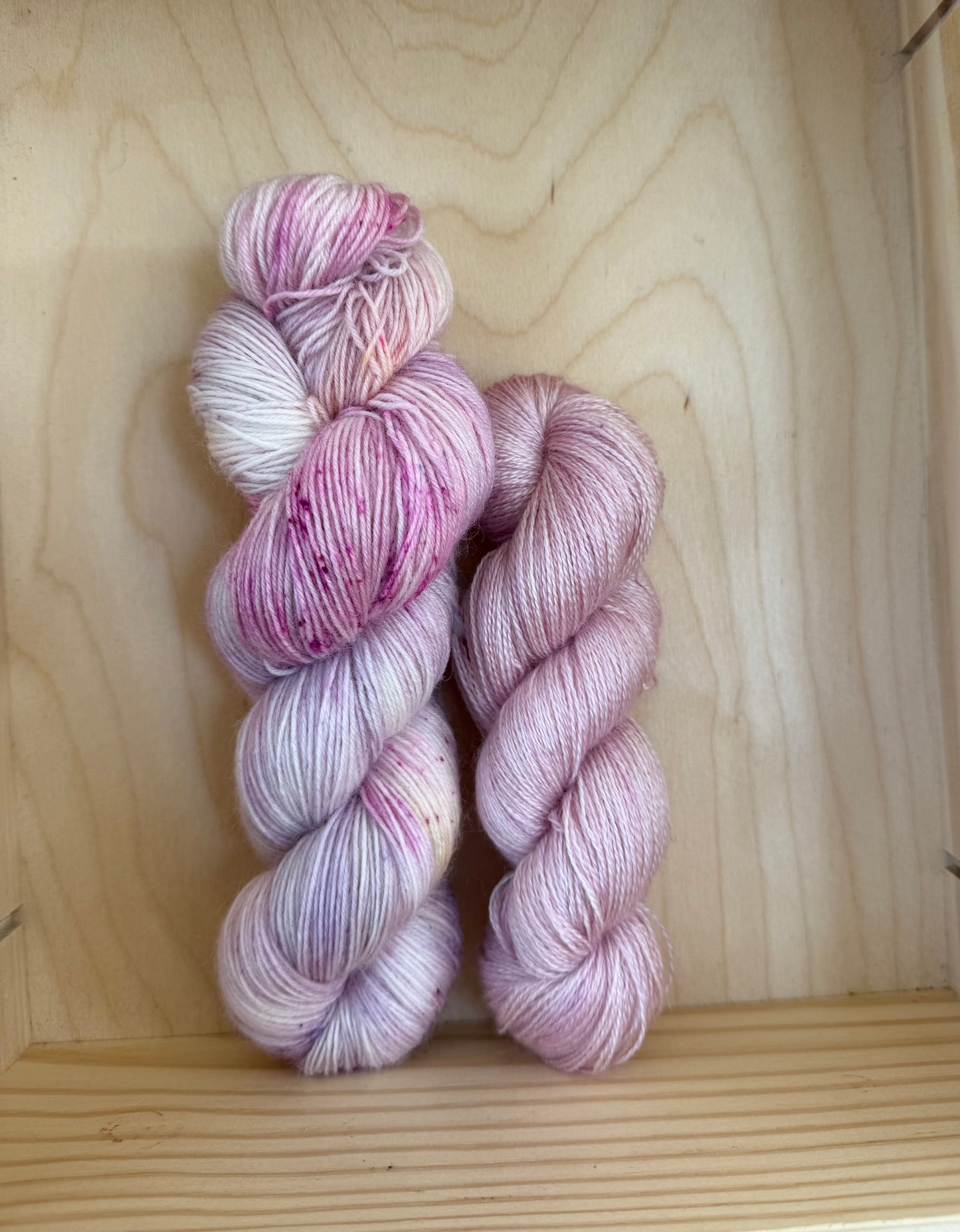 Merino Extrafine 420m & Merino Tencel 400m - Lovely Spring (inkl. Gratis opskrift)