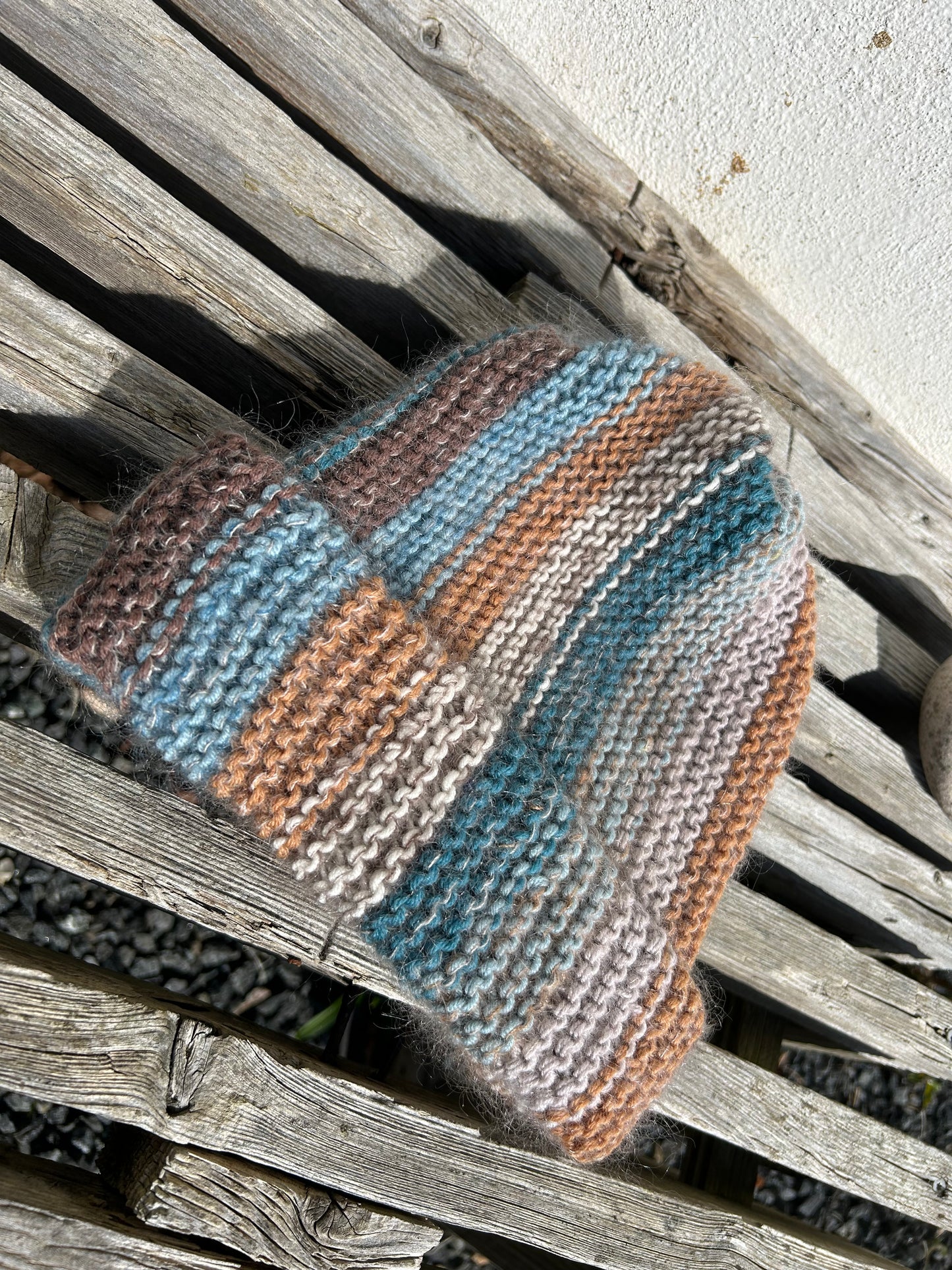 Strikket Beanie i naturfibre - til voksne