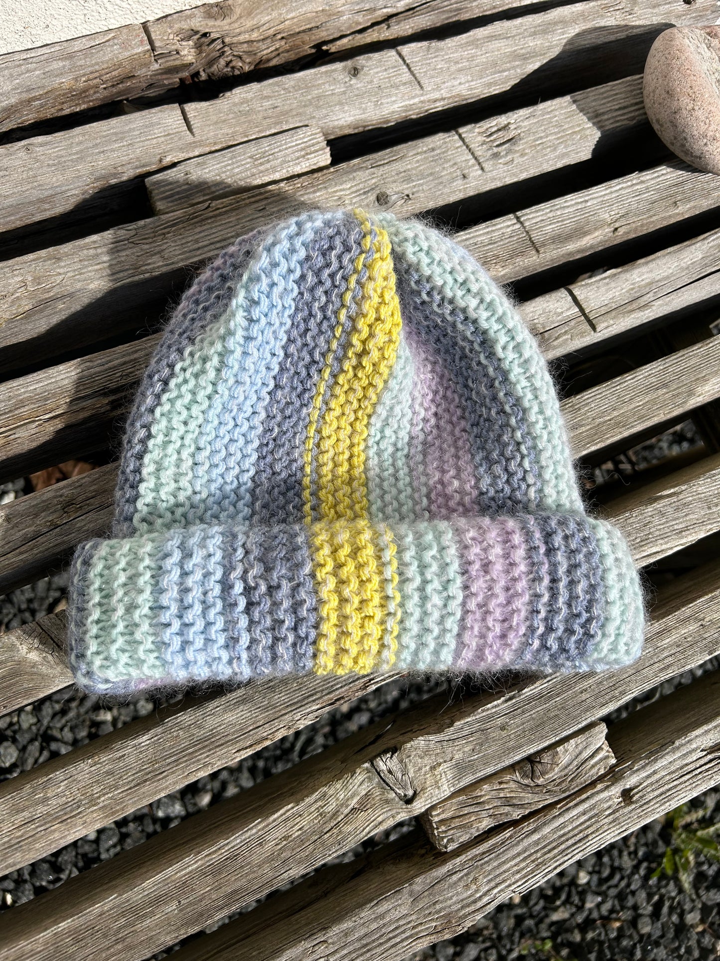 Håndstrikket Beanie i naturfibre