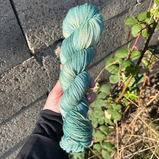 Bluefaced Leicester/ Deep Dip - Sage Green