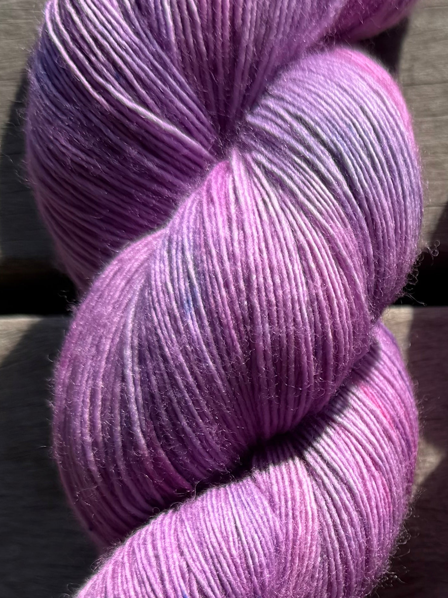 Merino Single Ultrafine Lace 800m / Canvas - Berry Bloom