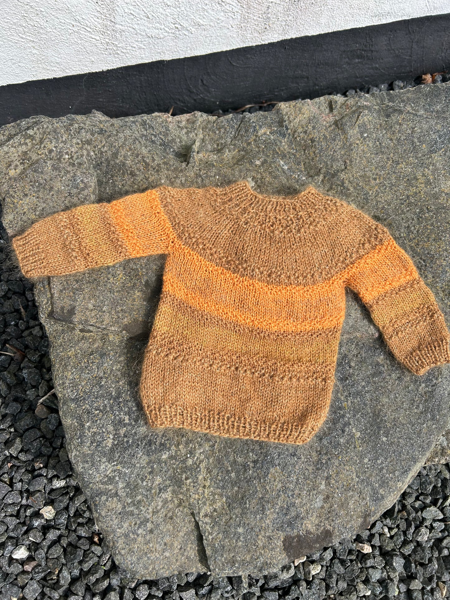 Curly Hugs Sweater Kids - str. 0-3 mdr