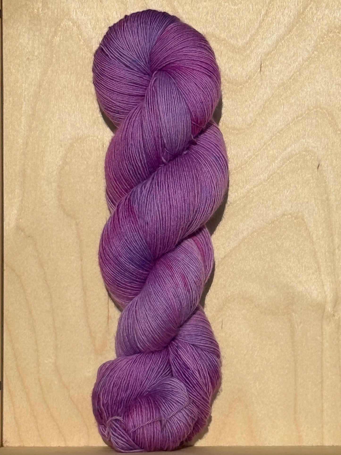 Merino Single Ultrafine Lace 800m / Canvas - Berry Bloom