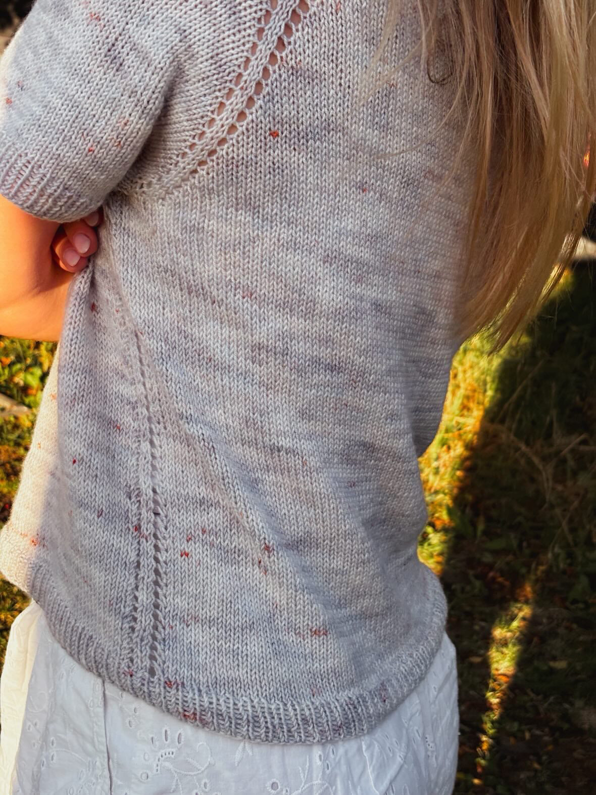 Strikkeopskrift - Karins Airy Raglan Tee - KART