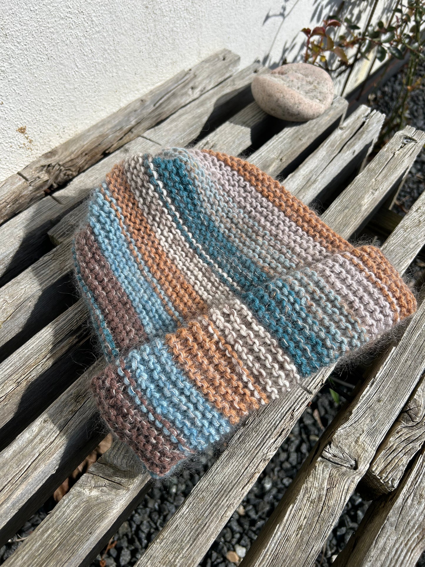 Strikket Beanie i naturfibre - til voksne