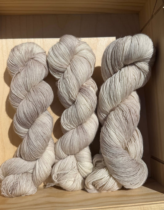 Merino Single Fine 580m / Whisper - Ivory Glow