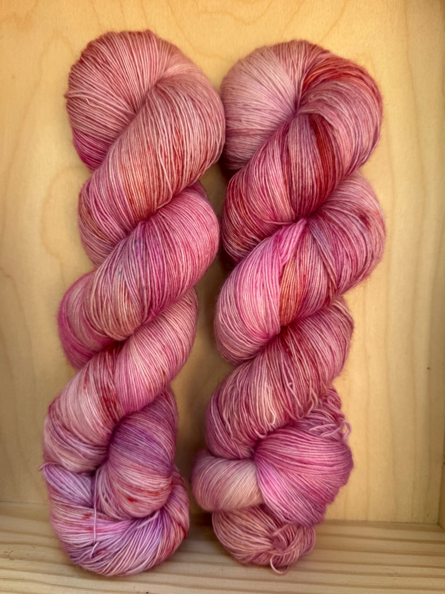 Merino Single Ultrafine Lace 800m / Canvas - Petal Kiss
