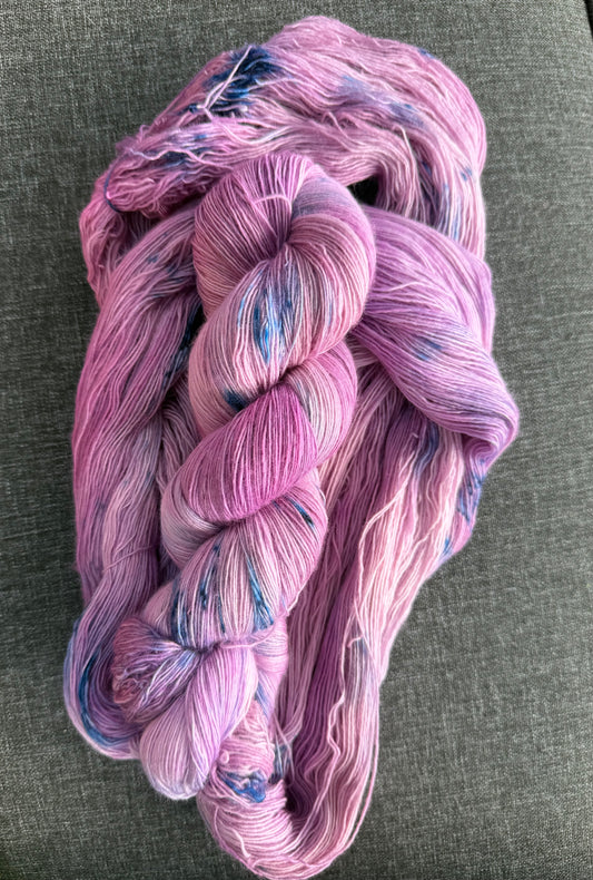 Merino Single Ultrafine Lace 800m / Canvas - Blueberry Trace