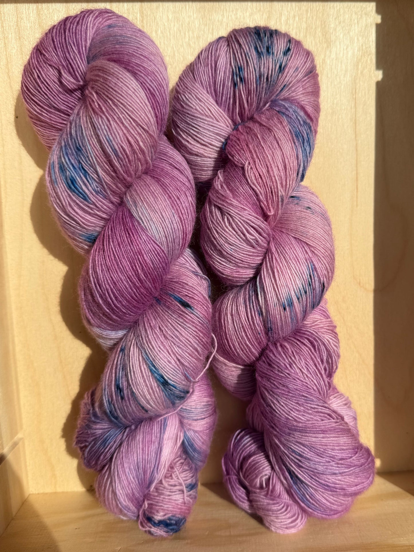 Merino Single Ultrafine Lace 800m / Canvas - Blueberry Trace