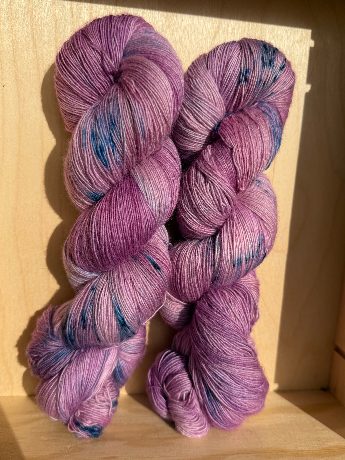 Merino Single Ultrafine Lace 800m / Canvas - Blueberry Trace