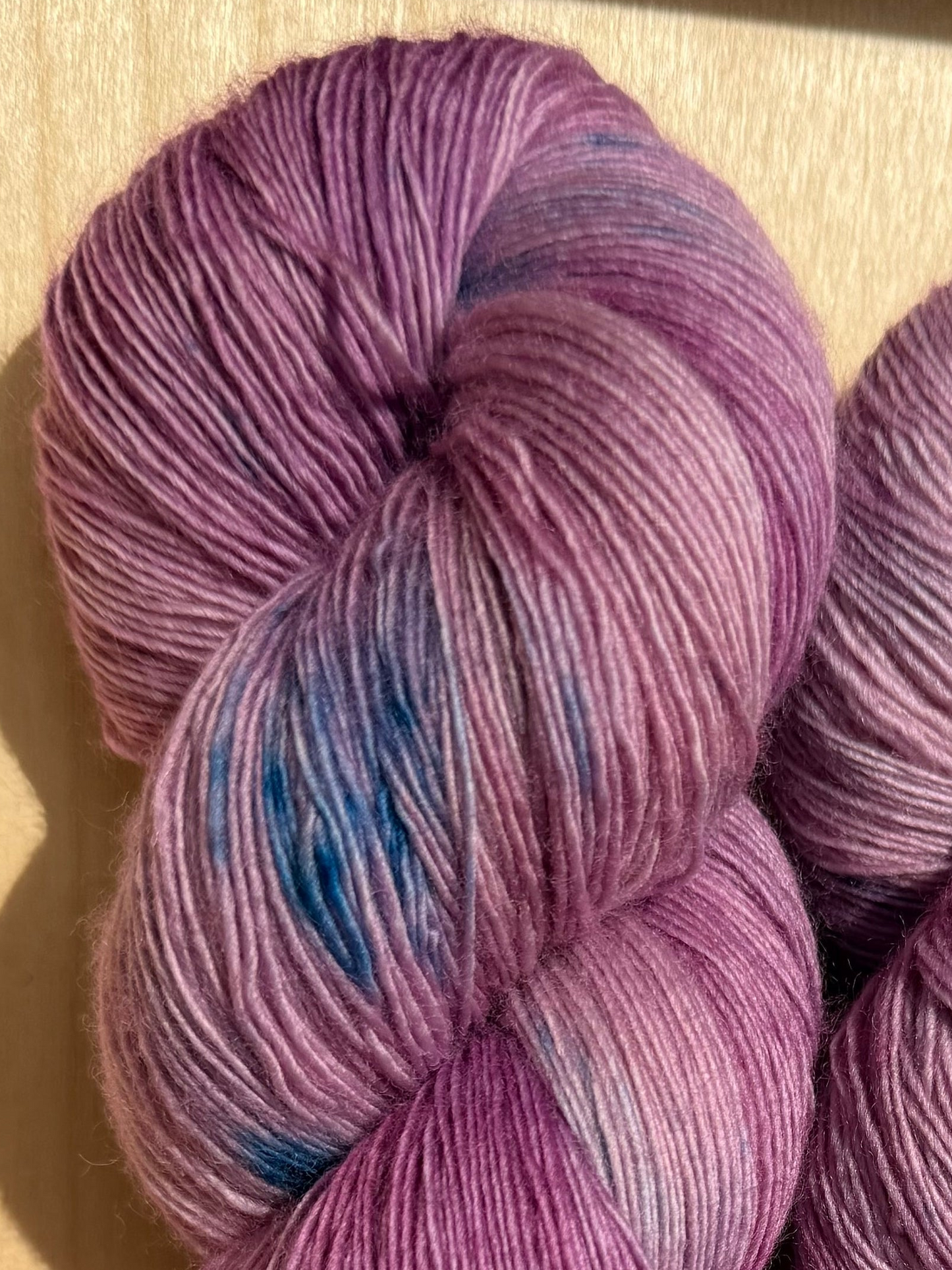 Merino Single Ultrafine Lace 800m / Canvas - Blueberry Trace