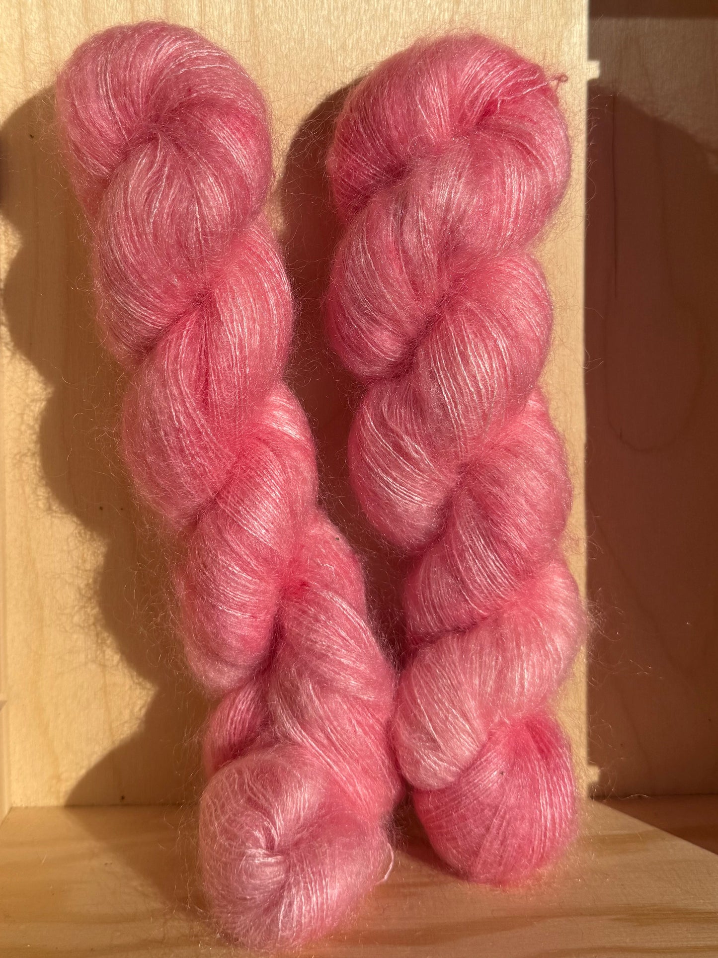 Silk Mohair Luxe 420m/ Whisper - Flamingo Bloom