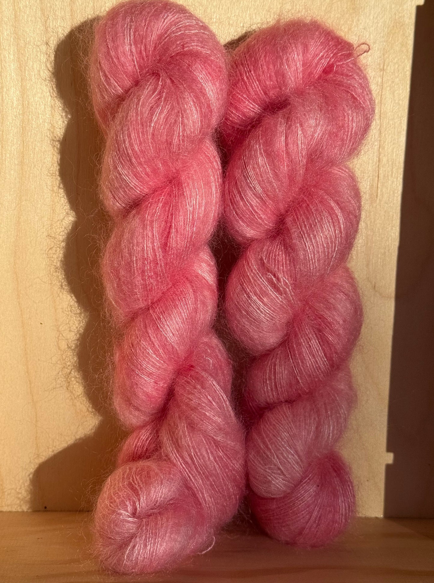 Silk Mohair Luxe 420m/ Whisper - Flamingo Bloom
