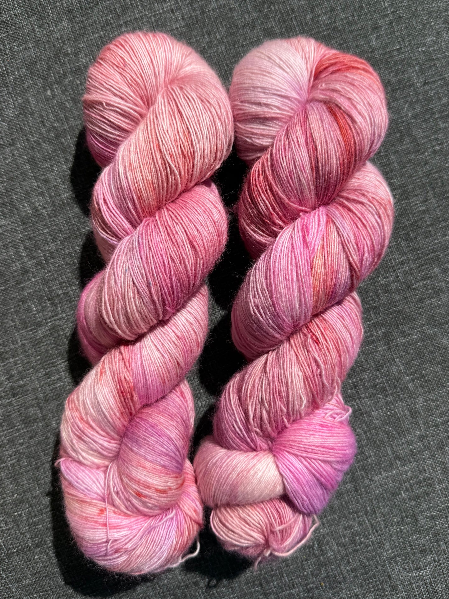 Merino Single Ultrafine Lace 800m / Canvas - Petal Kiss