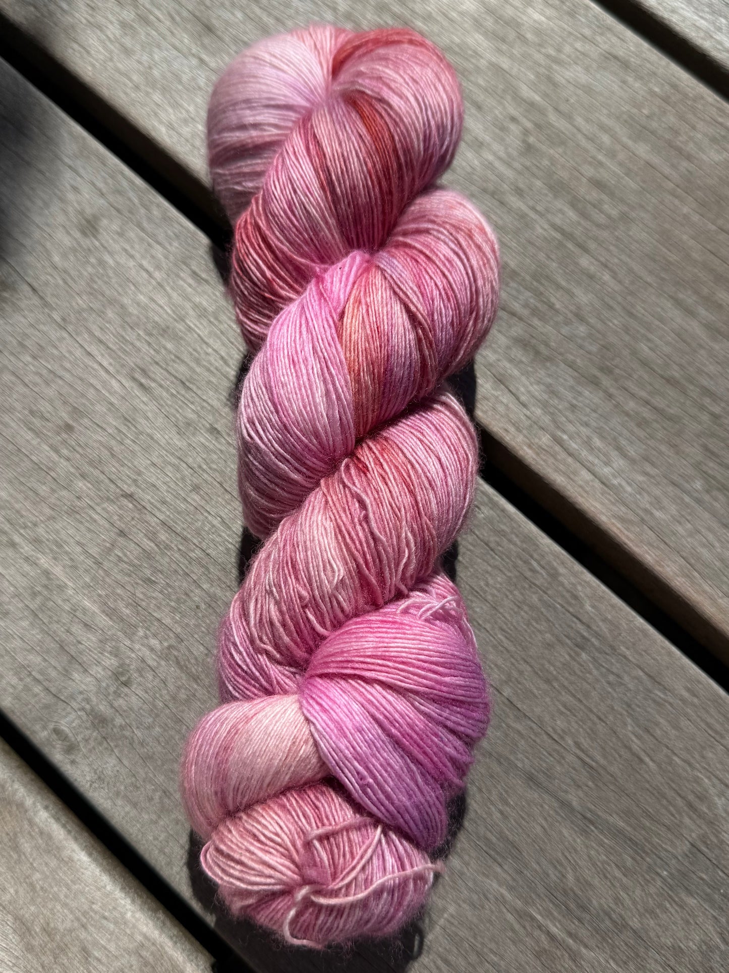 Merino Single Ultrafine Lace 800m / Canvas - Petal Kiss