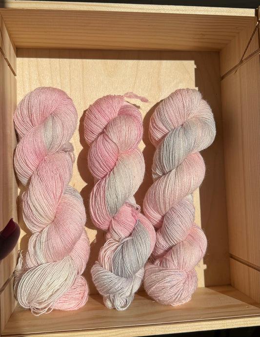Merino Silk Single 600m / Canvas - Soft Bloom