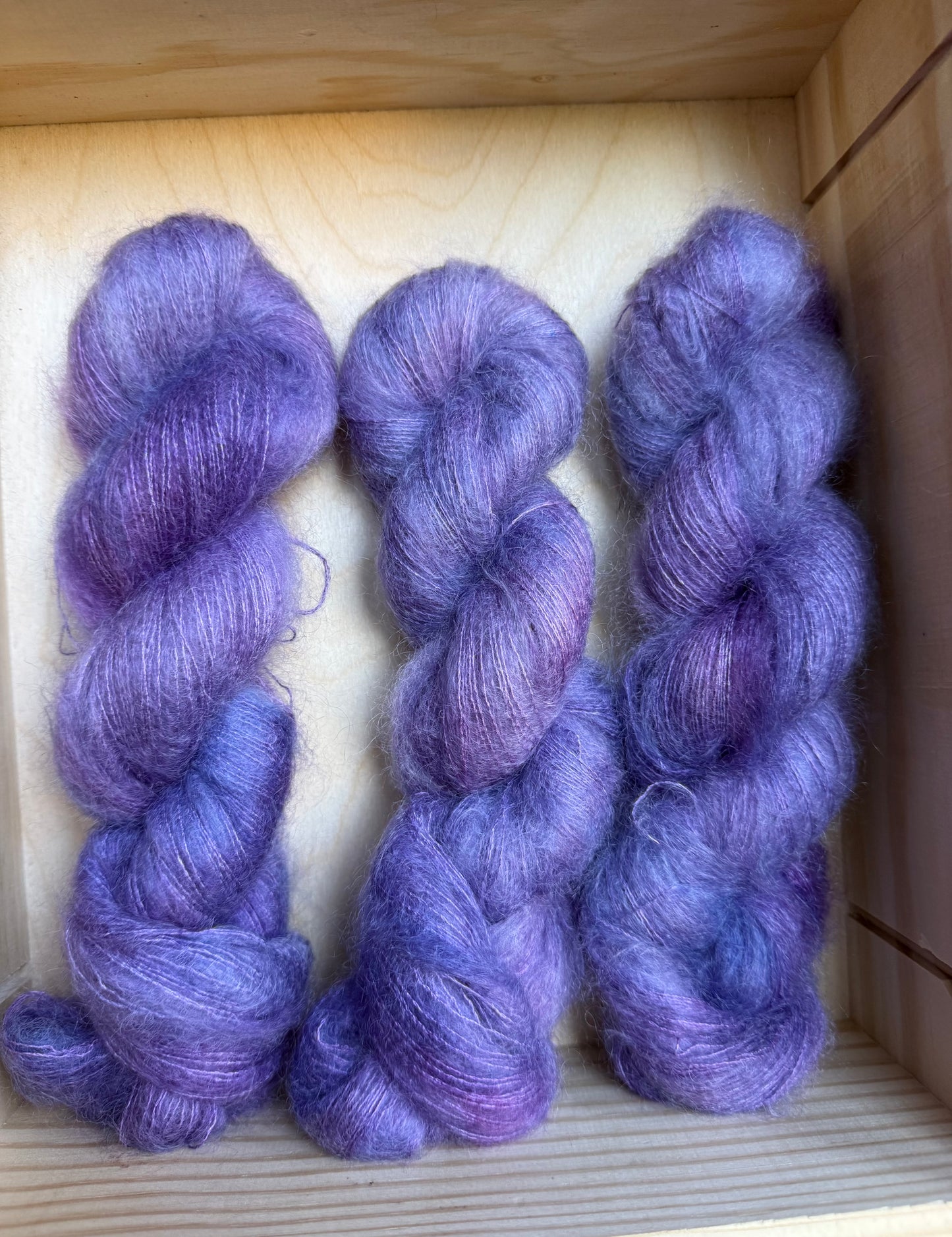 Silk Mohair Luxe 420m / Deep Dip - Lavender
