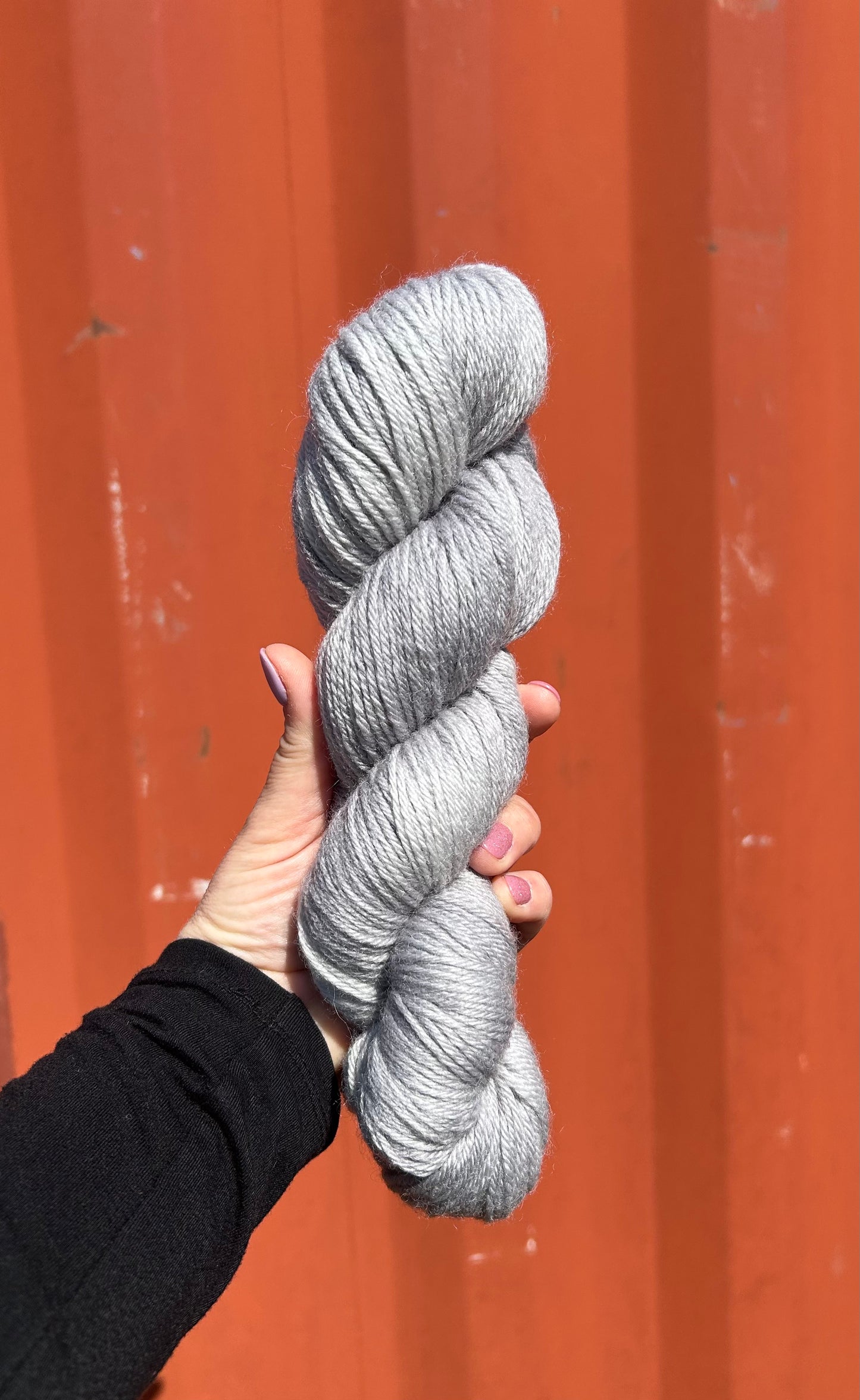 Peruvian Highland Wool 225m/ Deep Dip - Silver Gray
