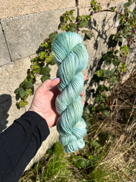 Peruvian Highland Wool 225m/ Deep Dip - Sage Green
