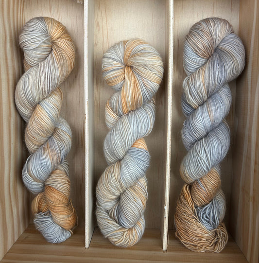 Single Merino 366m/ Whisper - Apricot Smoke
