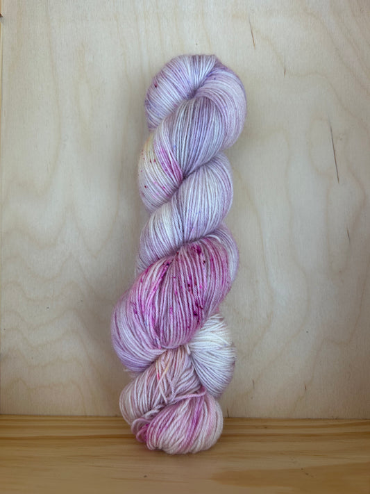 Merino Extrafine 420m / Canvas - Soft Splashes of Spring
