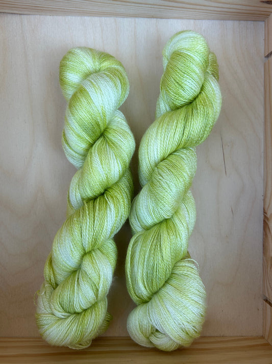 Merino Tencel 800m/ Canvas - Sunlit New Leaves