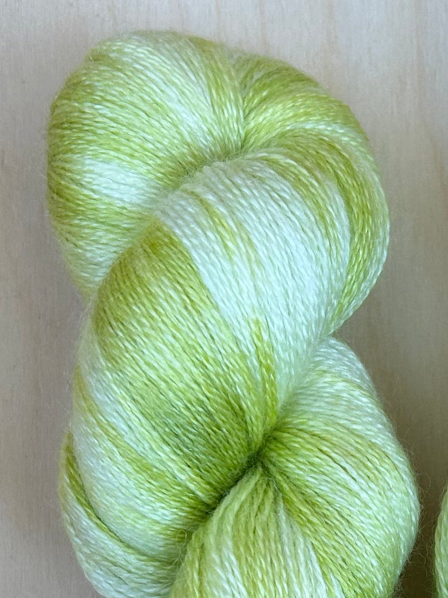 Merino Tencel 800m/ Canvas - Sunlit New Leaves