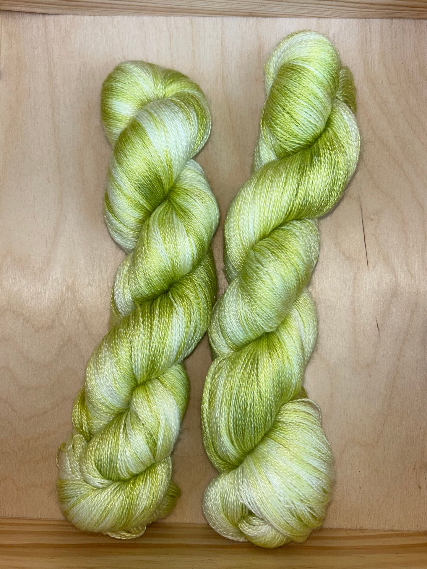 Merino Tencel 800m/ Canvas - Sunlit New Leaves