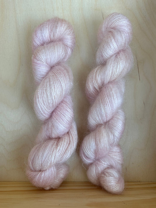 Silk Mohair Luxe 420m / Whisper - Blush Glow