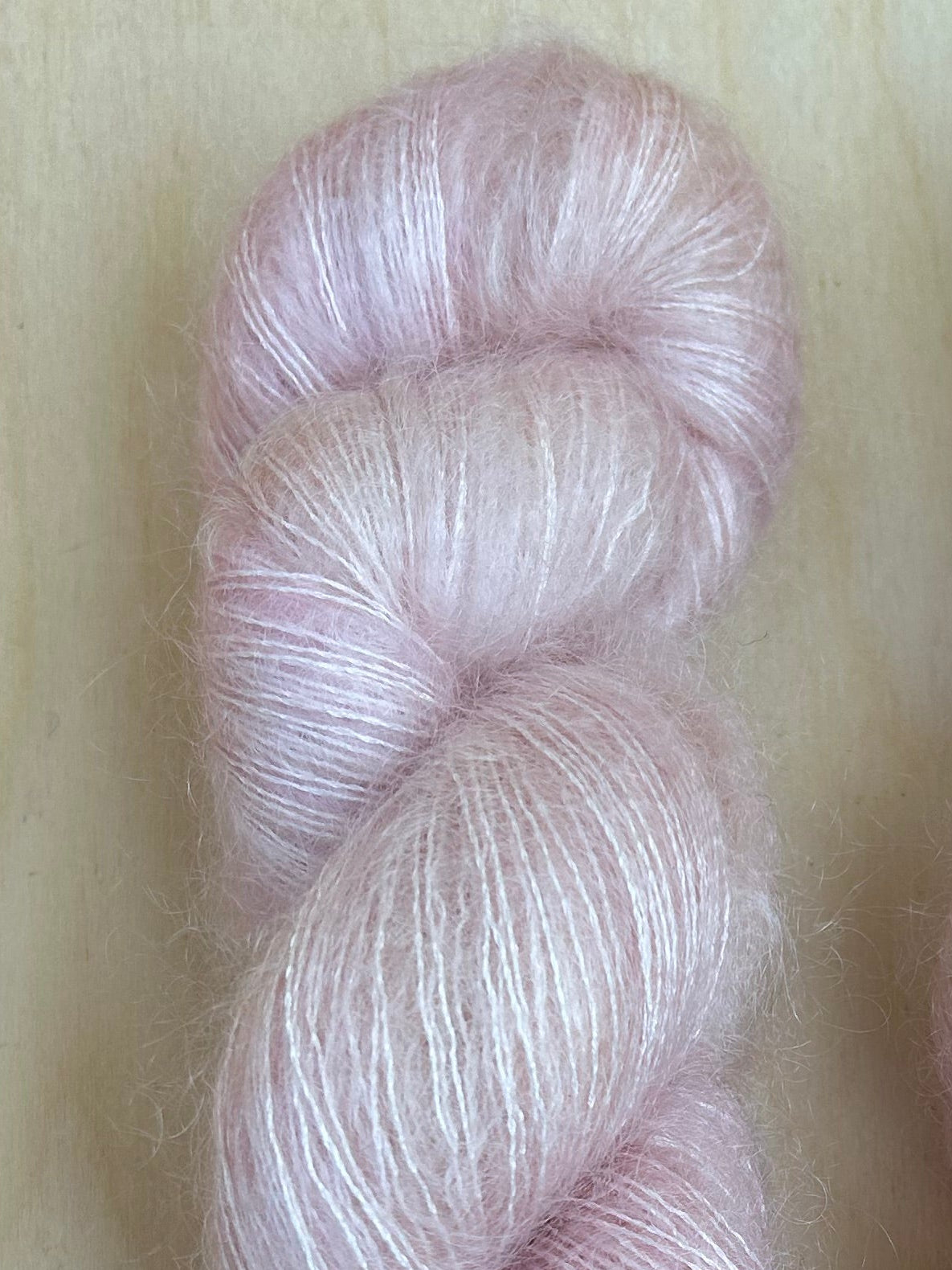 Silk Mohair Luxe 420m / Whisper - Blush Glow