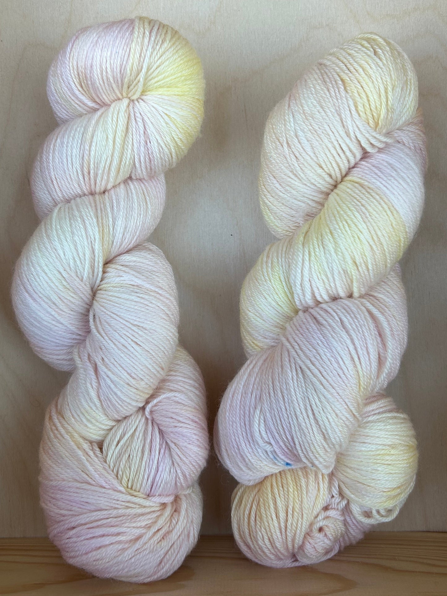 Merino Bamboo 400m / Whisper - Blushing Lemon