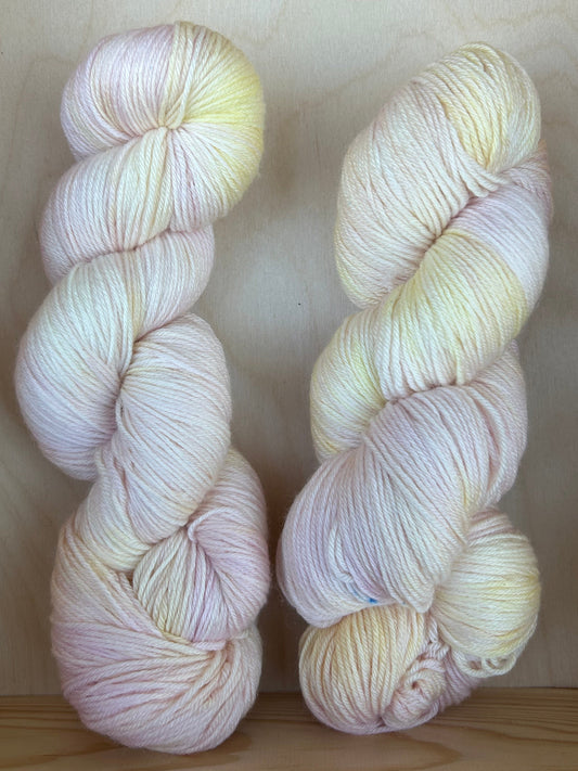 Merino Bamboo 400m / Whisper - Blushing Lemon