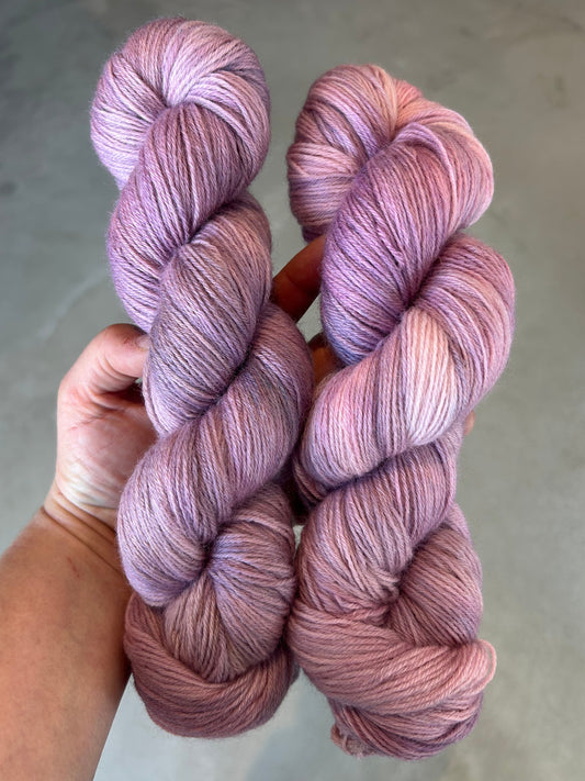 Peruvian Highland Wool 420m / Canvas - Dusty Rosewood