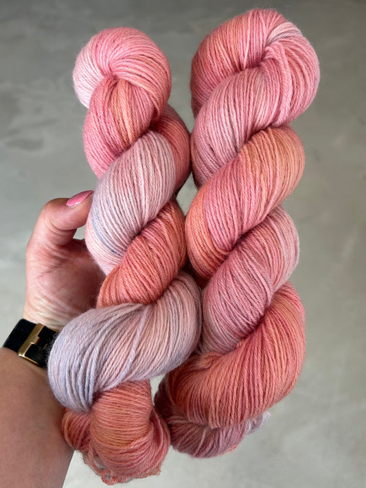 Peruvian Highland Wool 420m / Canvas - Dusty Bloom