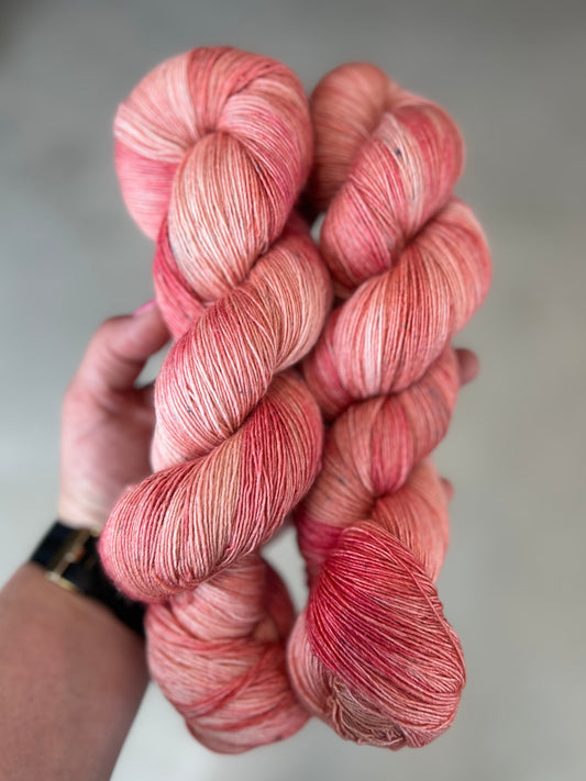Merino Silk Single 600m / Canvas - Coral Bloom