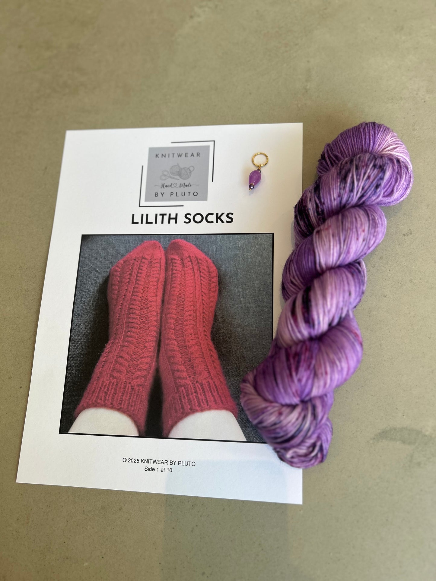 Strikkekit – Valgfri Strømpeopskrift fra KnitwearByPluto & Sock Classic garn