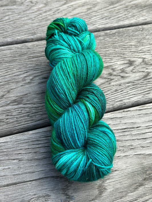 Strikkekit – Merino Sock Luxe & KnitwearByPluto Strømpeopskrift