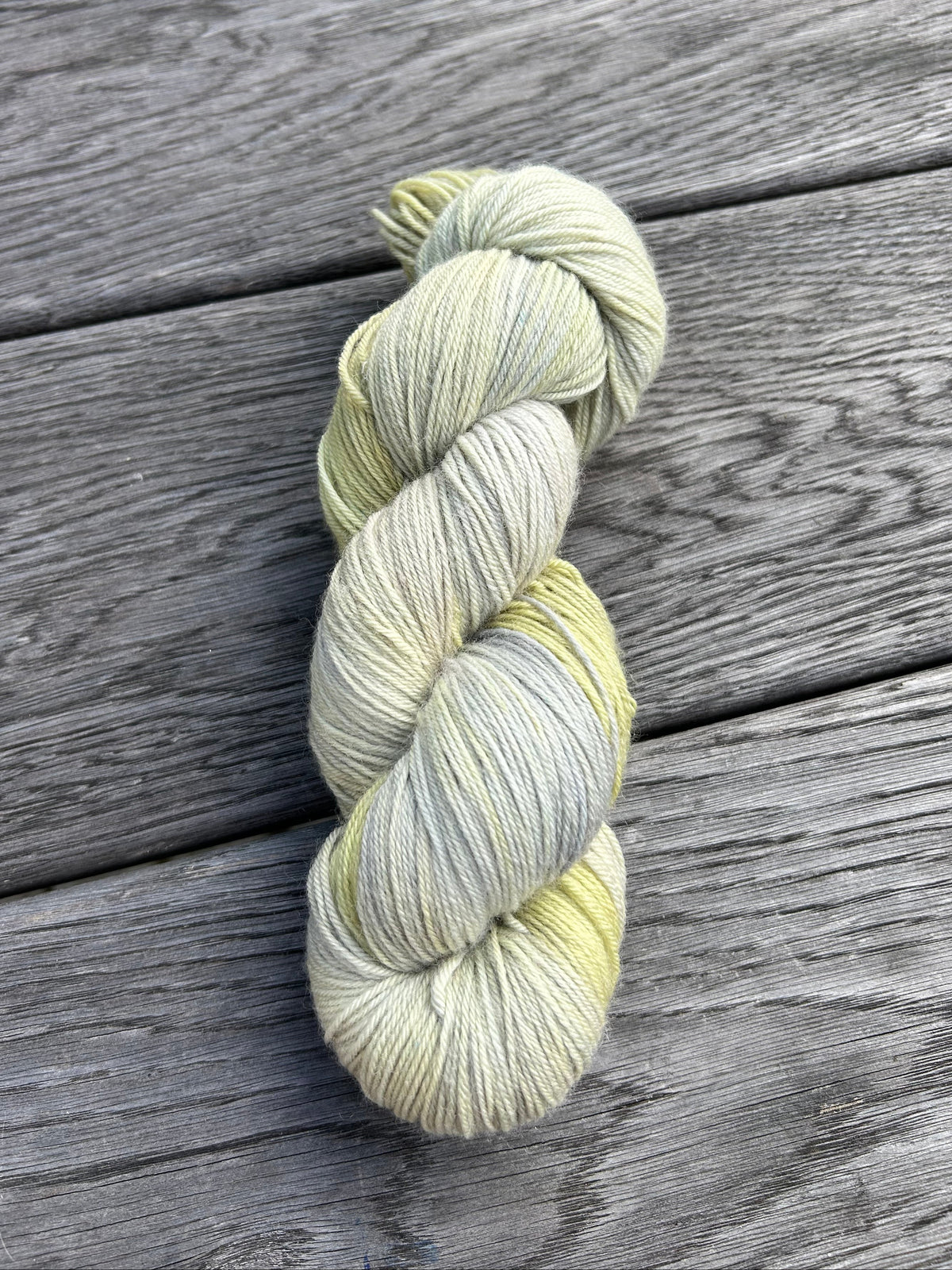 Strikkekit – Merino Sock Luxe & KnitwearByPluto Strømpeopskrift