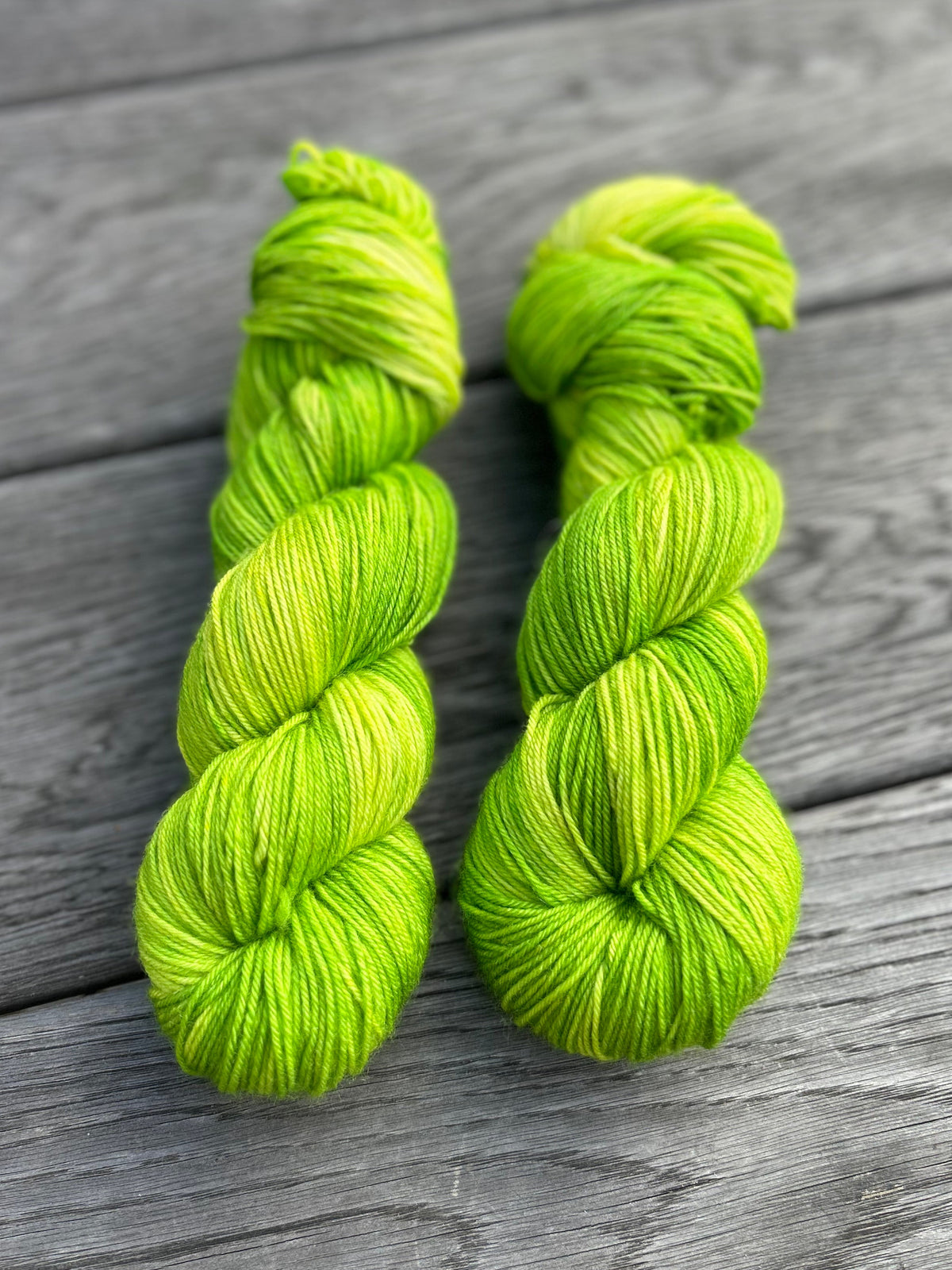 Strikkekit – Merino Sock Luxe & KnitwearByPluto Strømpeopskrift