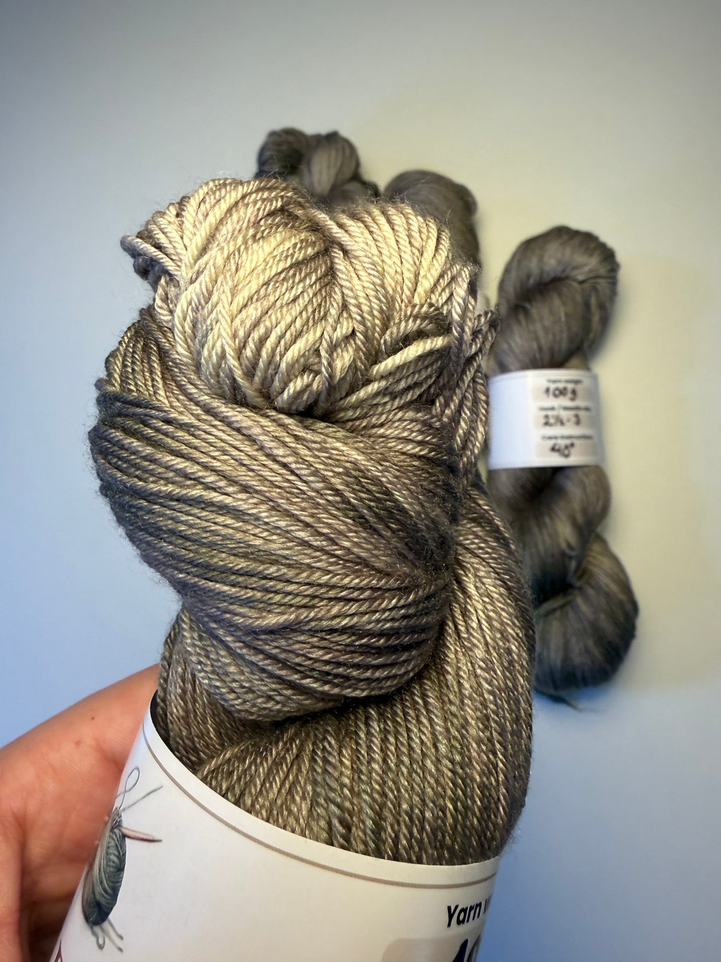 Strikkedamen - Merino Silk - Olive Branch