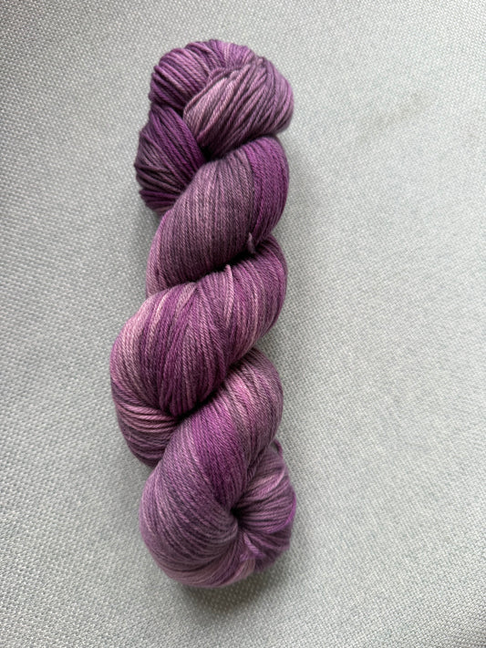 Håndfarvet garn - Merino Extrafine PA - Purple Rain